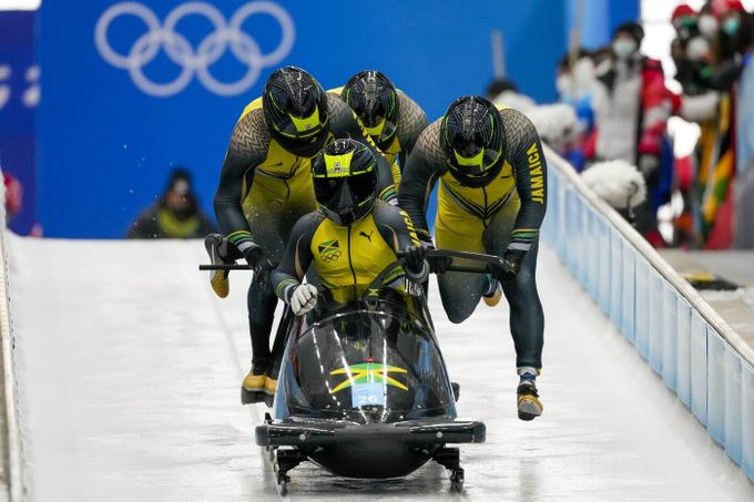 Jamajský boom pokračuje: bobisté ve třech disciplínách na ZOH. Britka k nim utekla Jamajský boom pokračuje: bobisté ve třech disciplínách na ZOH. Britka k nim utekla