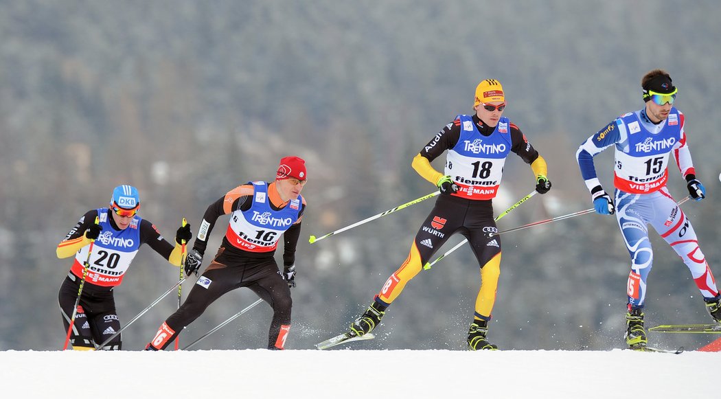 Churavému vyšel už skok na středním můstku, po něm byl patnáctý a do běhu na 10 km vyrážel se ztrátou jedné minuty a 33 sekund