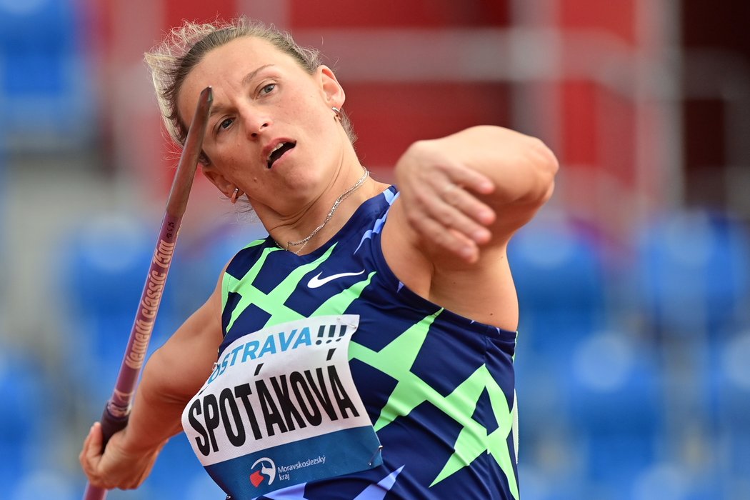 Barbora Špotáková nepřehodila 60 metrů