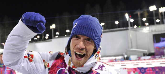 Jaroslav Soukup se raduje z historického bronzu. Na ZOH v Soči získal pro Česko bronzovou medaili ve sprintu mužů