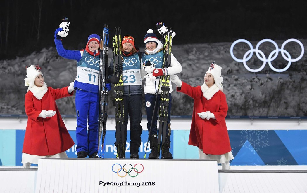 Nejlepší trojice biatlonistek ve sprintu! Nechybí i bronzová Veronika Vítková.