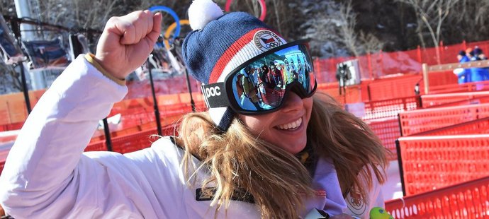 Rozradostněná Ester Ledecká v cíli superobřího slalomu