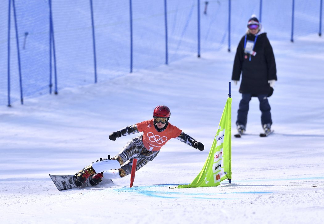 Na snowboardový trénink Ester Ledecké dohlížela její maminka Zuzana