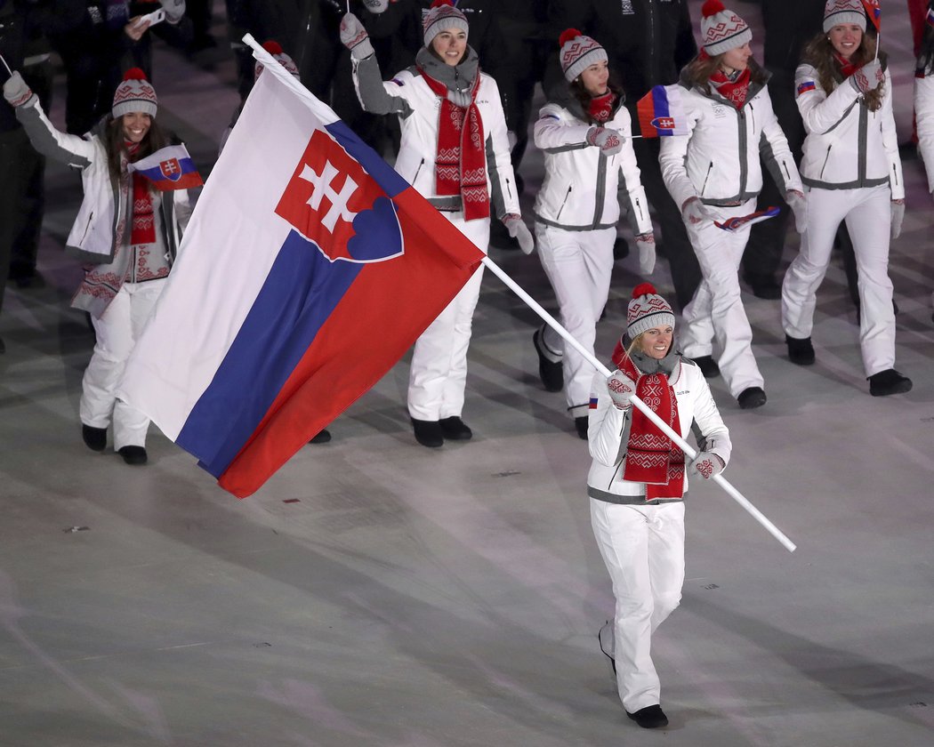 Slovenská výprava při slavnostním zahájení olympiády v Pchjongčchangu