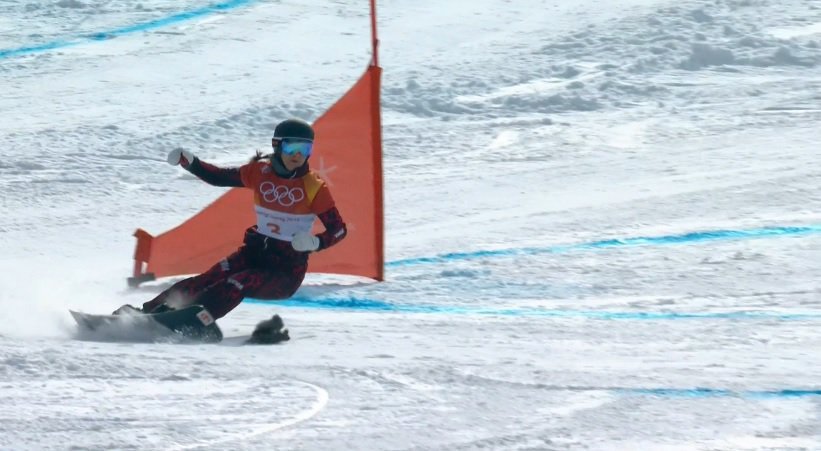 Veverka proběhla těsně před snowboardem Daniely Ulbingové