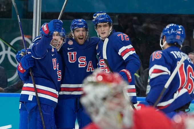 ONLINE: USA - Dánsko 6:3. Favorit odskakuje o tři góly, trefil se Hughes ONLINE: USA - Dánsko 6:3. Favorit odskakuje o tři góly, trefil se Hughes