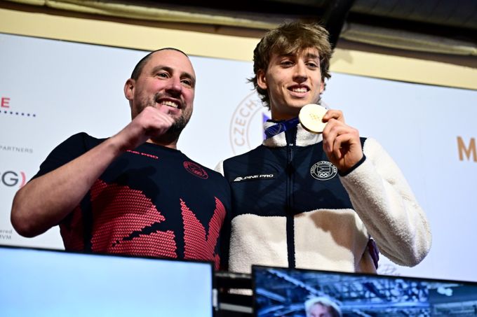 Metoději, není na planetě nikdo, kdo by objel víc oválů! Kouč (nejen) o vítězné nátuře Metoději, není na planetě nikdo, kdo by objel víc oválů! Kouč (nejen) o vítězné nátuře