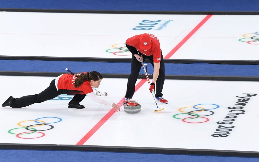 Zimní olympijské hry v jihokorejském Pcchjongčchangu ještě nebyly ani vůbec zahájeny a curlingový turnaj smíšených dvojic dojde v pátek už do své poloviny.