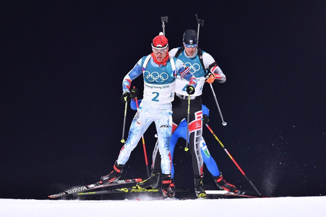 Michal Krčmář v biatlonové stíhačce mužů na olympiádě v Koreji, kde se mu nedařilo