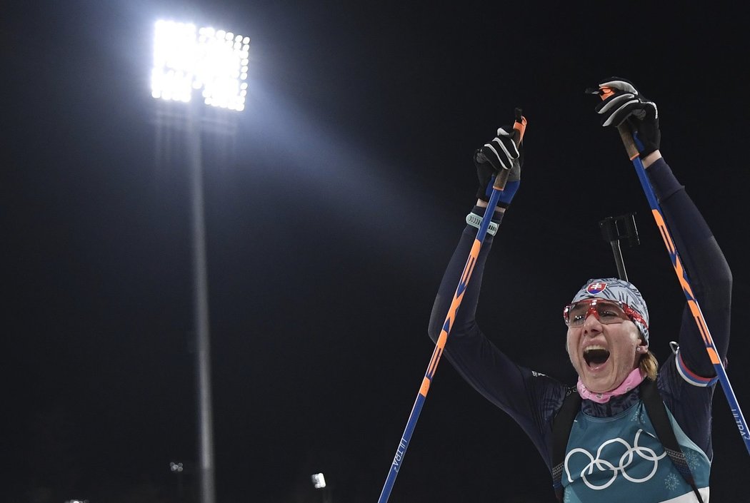 Slovenská závodnice Anastasia Kuzminová vybojovala ve stíhacím závodě žen na olympiádě v Koreji stříbrnou medaili