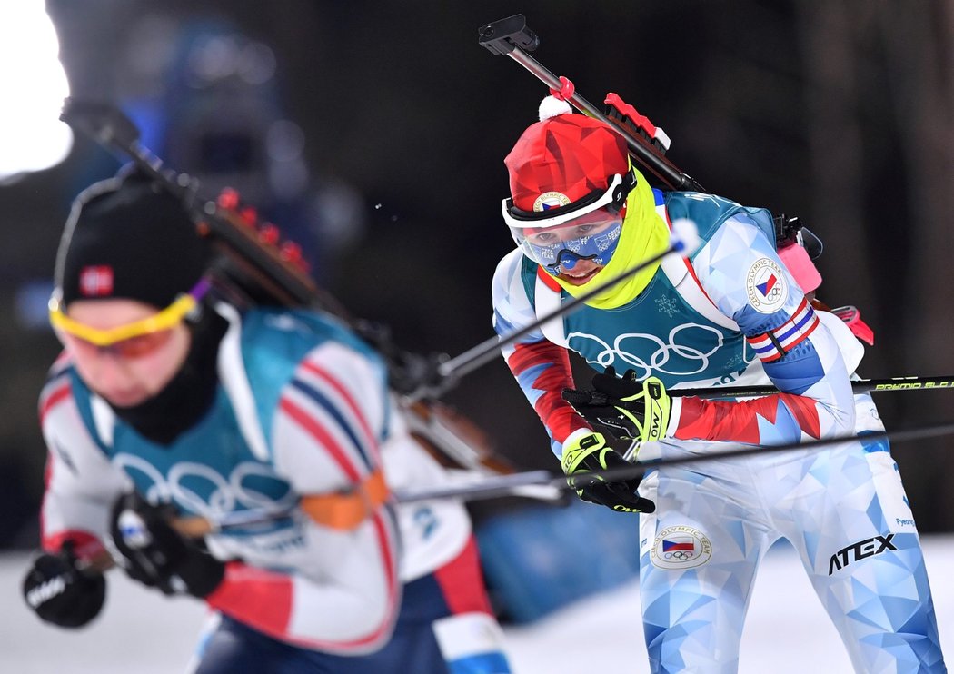 Stíhací závod žen v biatlonu na olympiádě v Koreji