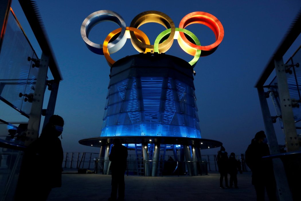 Olympisjké kruhy v Pekingu, kde na začátku roku 2022 začnou zimní Hry