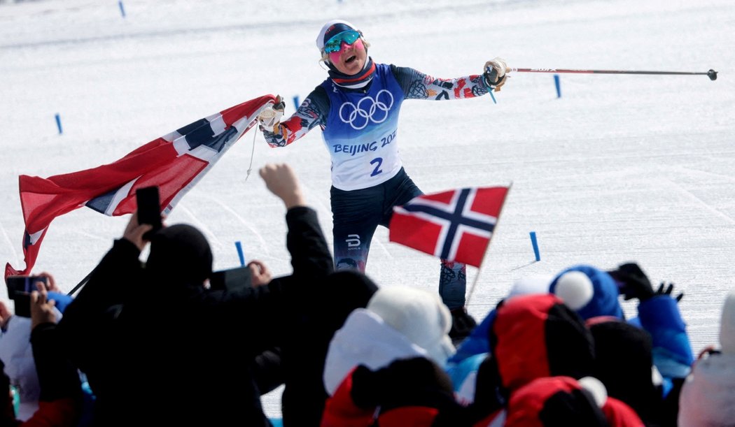 Norská běžkyně na lyžích Therese Johaugová (33) v Pekingu vybojovala tři zlaté medaile, v pořadí nejúspěšnějších sportovců je v top pětce.
