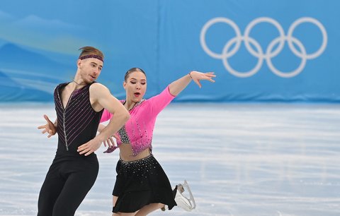 Natálie Taschlerová a Filip Taschler v týmové soutěži krasobruslařů