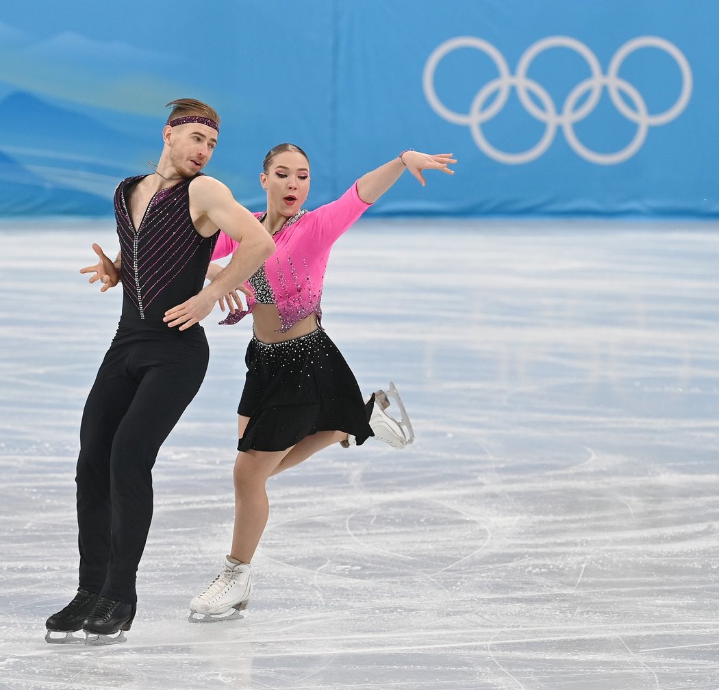 Natálie Taschlerová a Filip Taschler v týmové soutěži krasobruslařů