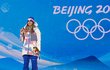 Ester Ledecká se chlubí zlatou medailí z paralelního obřího slalomu snowboardistek