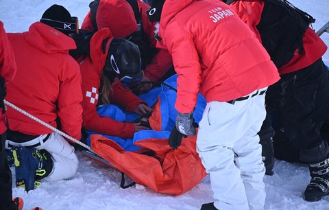 Japonská snowboardistka Rina Jošikaová měla při tréninku na olympijské trati slopestylu těžký pád