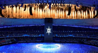 Zahájení olympijských her 2022: dva Češi s vlajkou, kdo zapálil oheň?