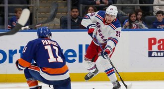 SESTŘIHY: Hájek byl u prohry Rangers v derby s Islanders. Tampa vyhrála