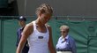 Barbora Strýcováve Wimbledonu skončila ve druhém kole, vypadla s Italkou Francescou Schiavoneovou