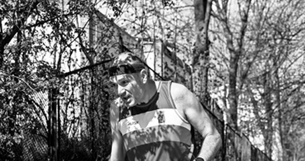 Při Českém poháru štafet orientačníchběžců zemřel sportovec Petr Janas.