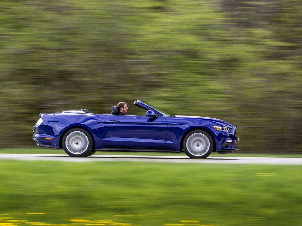 Ford Mustang Cabrio a Mazda MX-5