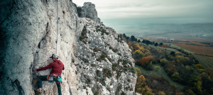 Český lezec Adam Ondra vyrazil do skal se slavným spisovatelem Jo Nesboem