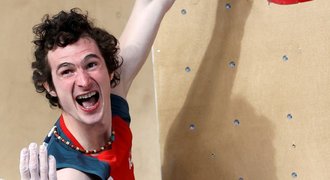 Adam Ondra vládne olympijské sezoně! Čtyři topy ve finále a další zlato