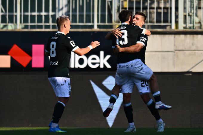 ONLINE: Jablonec - Varaždín 1:0. Další velká šance domácích, Jawo ale obranu nepropálil ONLINE: Jablonec - Varaždín 1:0. Další velká šance domácích, Jawo ale obranu nepropálil