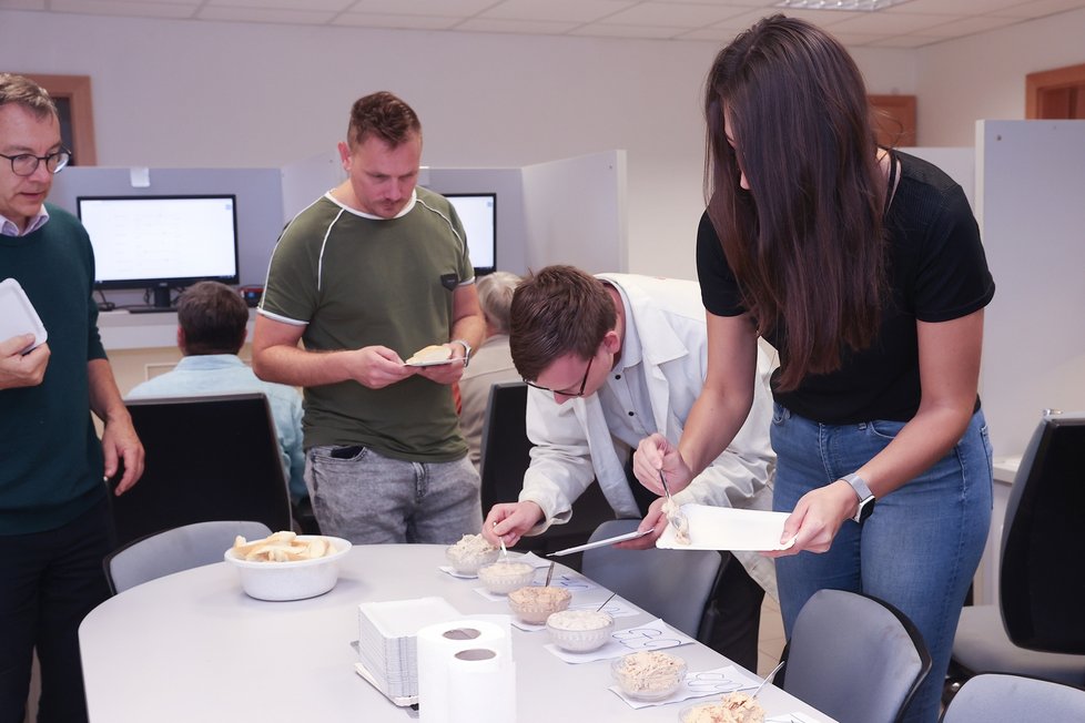 Spotřebitelský test rybích pomazánek.