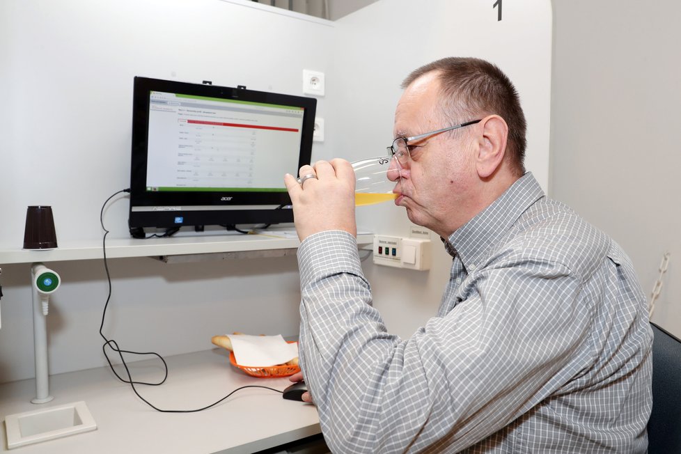 Blesk nechal v laboratoři otestovat šumivé multivitaminy.