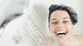 Sprchování je věda, když své kůži nechcete zbytečně škodit.