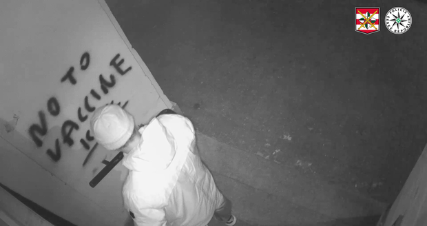 Neznámý vandal posprejoval během jediné noci v centru Brna 31 budov.
