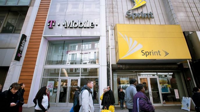 Sprint je ochoten za T-Mobile US zaplatit 32 miliard dolarů
