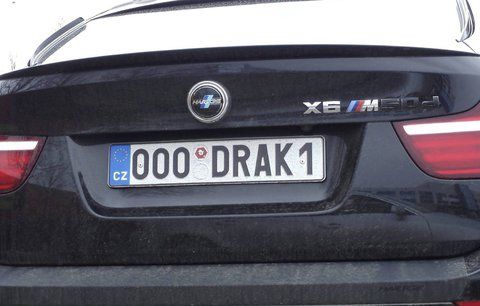 Českem jezdí KRAK0N0S i XXL B00BS. SPZ na přání bylo letos pět tisíc