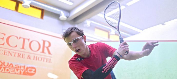 Vítězství na squashovém turnaji v Praze obhájil Viktor Byrtus