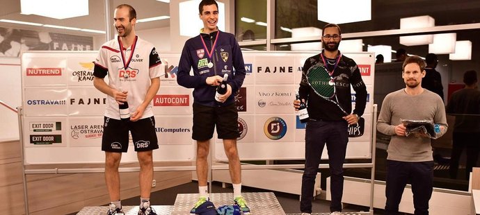 Stupně vítězů na squashovém turnaji v Ostravě patřily favoritům.