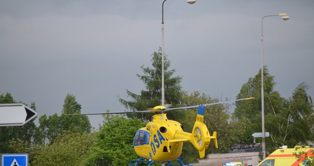 Chlapečka transportovali vrtulníkem do nemocnice (Ilustrační foto)