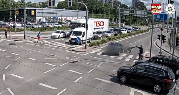 Pohled na střet z jiné kamery.