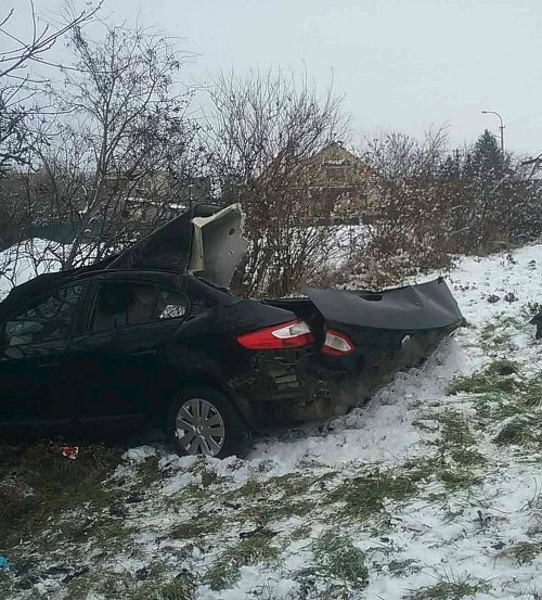 Srážka auta s rychlíkem. Matka s dcerou nepřežily.