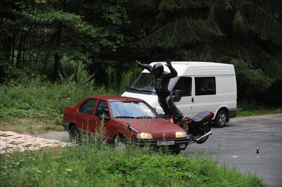 Srážka motorky a auta