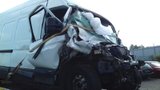 Dvě těžká zranění při nehodě na D1 u Brna: Tisíce motoristů uvázly v pasti dlouhé 13 km