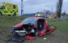 Trojnásobná srážka na Strakonicku: Řidič bezohledně předjížděl