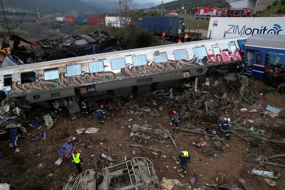Následky srážky vlaků v Řecku