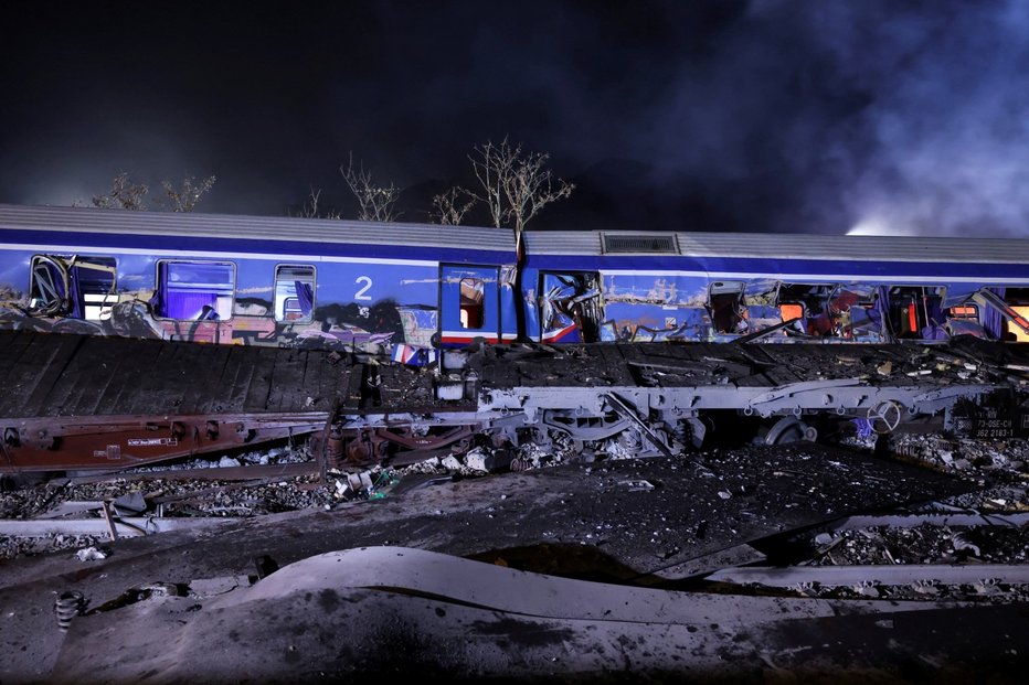 Následky srážky vlaků v Řecku