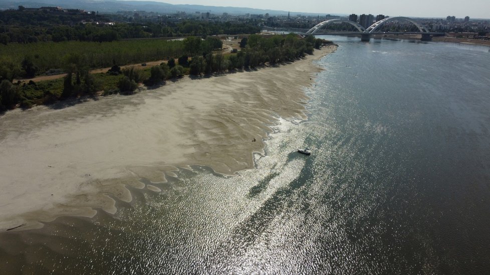 Nízká hladina Dunaje v Srbsku.