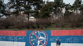 Rozpolcené Srbsko: Graffiti proti EU a NATO v Bělehradě (18. 1. 2023)