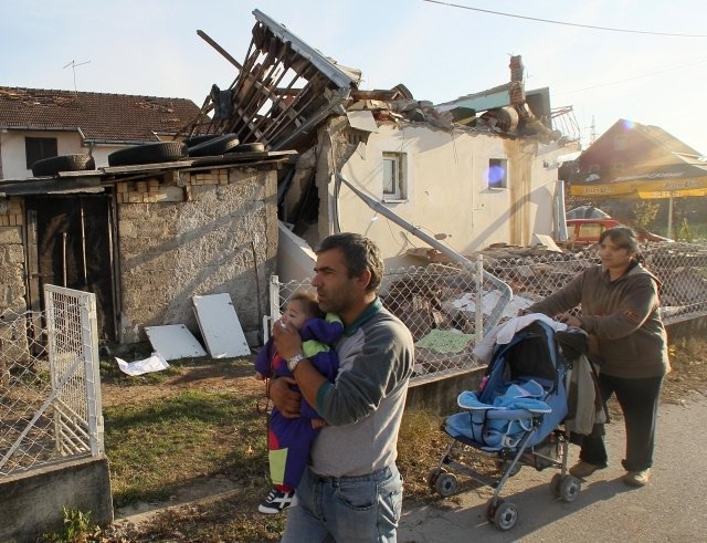 Některým Srbům zemětřesení poničilo domy úplně