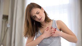 Zlomené srdce může zdraví poškodit stejně jako infarkt.