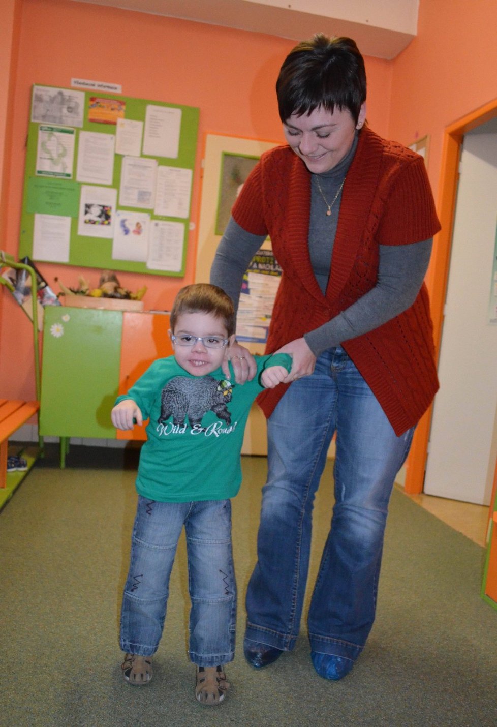 Daneček s maminkou Ivanou Strykovou v rehabilitačním centru Lentilka v Pardubicích